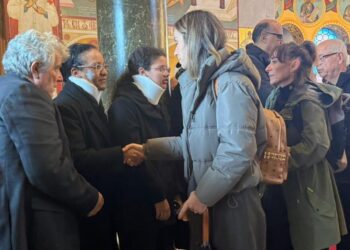 Τροχαίο στη Λούτσα: Θλίψη και πόνος στο τελευταίο αντίο στον 24χρονο – Συντετριμμένες η μητέρα και η αδερφή του