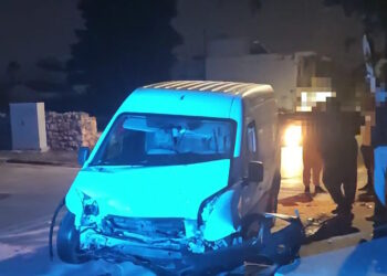 Σοβαρό τροχαίο στην Παιανία: Σφοδρή σύγκρουση δύο αυτοκινήτων – Στο νοσοκομείο 2 τραυματίες