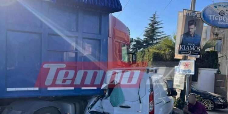 Πάτρα: Νταλίκα διέλυσε βανάκι και το «στρίμωξε» πάνω σε μάντρα