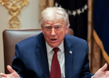 Απειλές Τραμπ κατά του Μεξικού με επιπρόσθετους δασμούς 5%