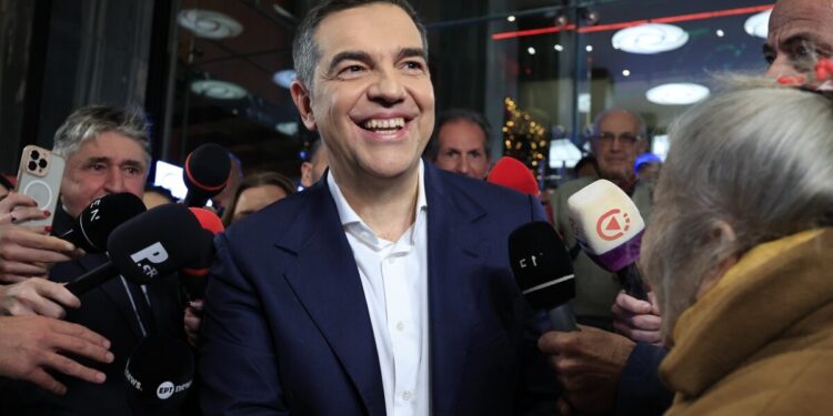 ΠΑΣΟΚ: Ο Τσίπρας παπαγάλισε τη γραμμή της ΝΔ ότι «δεν υπάρχει αντίπαλος»