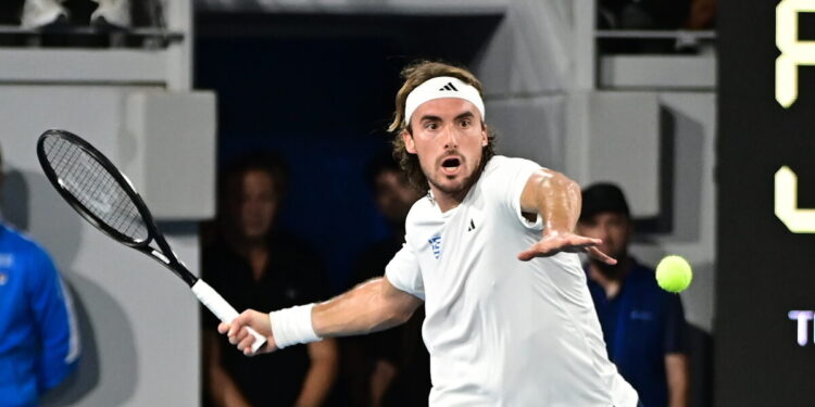 Στέφανος Τσιτσιπάς: «Ουδέποτε του ζητήθηκε να επιδείξει άδεια οδήγησης που νομίμως κατέχει» – Η ανακοίνωση του δικηγόρου του