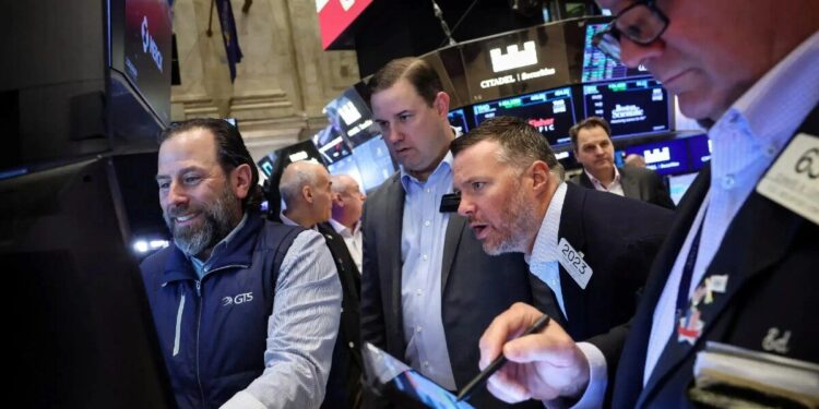 Wall Street: Μεικτή εικόνα στους δείκτες εν αναμονή των στοιχείων απασχόλησης