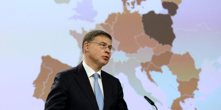 Βάλντις Ντομπρόβσκις: Η νίκη του Κυριάκου Πιερρακάκη συμβολική στιγμή για την Ελλάδα και την ευρωζώνη