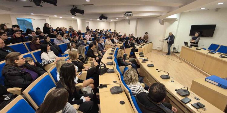 Η απονομή βεβαιώσεων στους σπουδαστές του Μεταλυκειακού έτους του ΕΠΑΛ Αμφιλοχίας (φωτο)