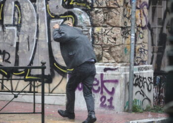 Καιρός: Αφρικανική κακοκαιρία φέρνει βροχές και καταιγίδες για 5 ημέρες – Οι 12 περιοχές που θα επηρεαστούν