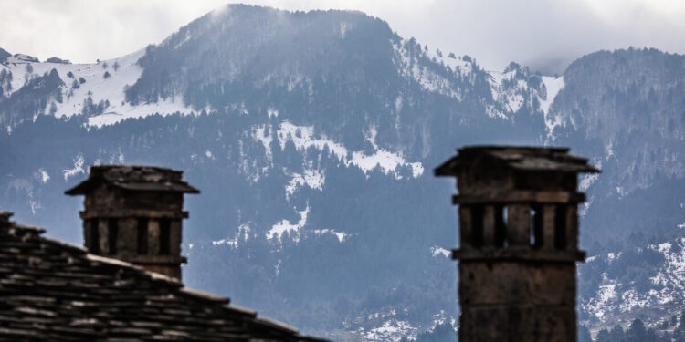 Βαρύ πλήγμα στον χειμερινό τουρισμό: Ακυρώσεις έως 50% σε ορεινούς προορισμούς