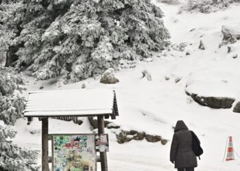 Καιρός την Πρωτοχρονιά: Αλλαγή του χρόνου με χιόνια και παγωνιά – Πότε και πού θα χιονίσει στην Αττική