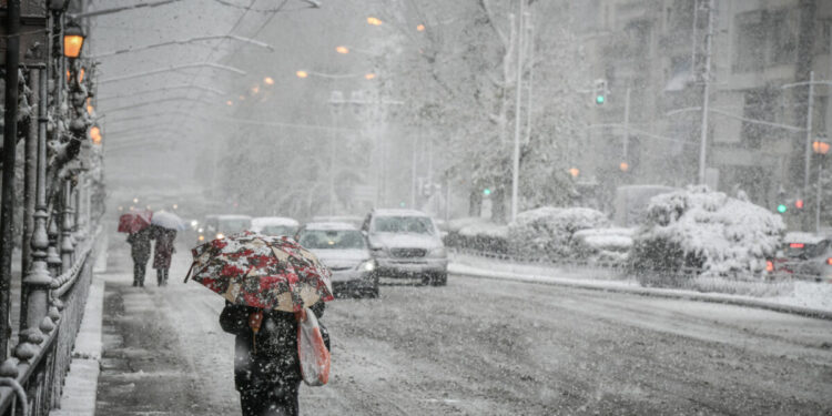 Καιρός Πρωτοχρονιάς: Παγωμένη αλλαγή χρόνου με κρύο και χιόνια – Οι περιοχές της Αττικής που θα πέσουν οι πρώτες νιφάδες