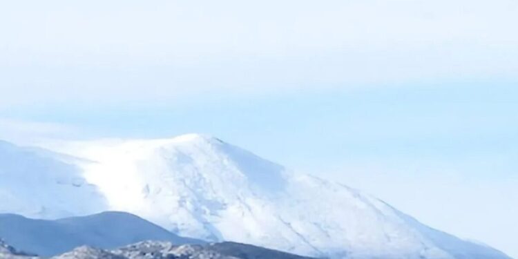 Η κακοκαιρία Byron «έντυσε» στα λευκά τα βουνά της Κρήτης