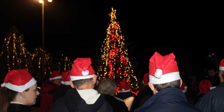 Δήμος Αμφιλοχίας: Χριστουγεννιάτικες δράσεις για παιδιά και υπαίθριο χριστουγεννιάτικο πάρτι
