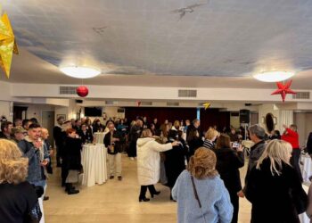 Ευχές και κεράσματα από τον Δήμαρχο Μεσολογγίου στο προσωπικό του Δημαρχείου (φωτο)