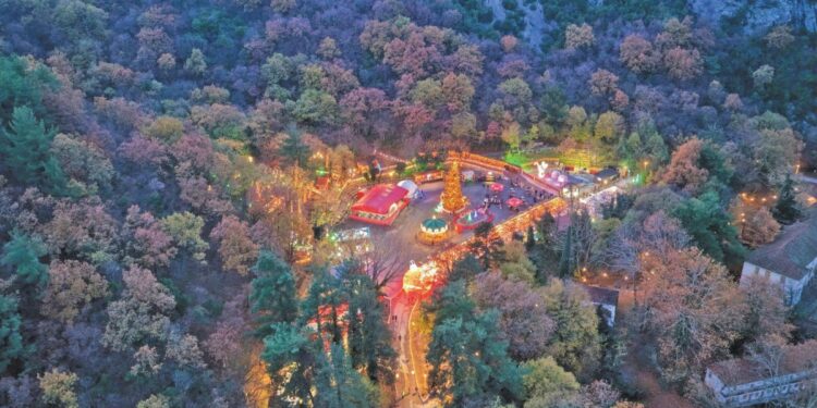 Πέλλα: Η Αλμωπία υποδέχεται τις γιορτές των Χριστουγέννων στην Παραμυθοχώρα