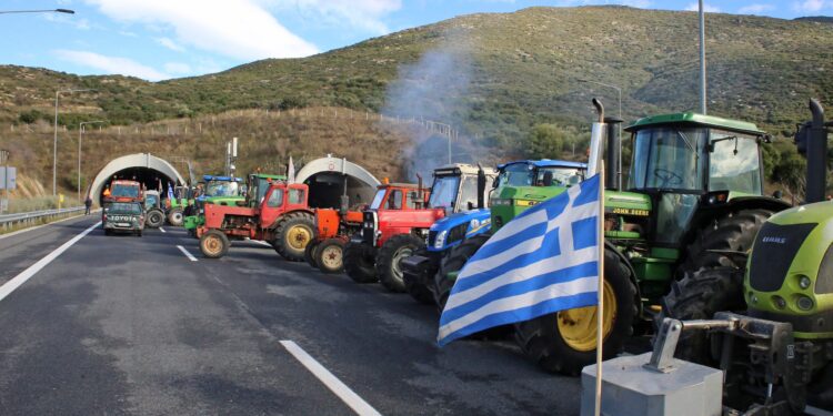 Αποδέχονται οι αγρότες την πρόσκληση του Μαξίμου για συνάντηση την Τρίτη 13/1