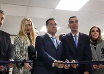 Ο Άδωνις Γεωργιάδης εγκαινίασε τα ανακαινισμένα χειρουργεία στον «Άγιο Σάββα» – Διαμαρτυρία από εργαζόμενους