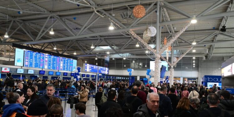 Ταλαιπωρία και αλαλούμ στα αεροδρόμια λόγω του προβλήματος στον FIR Αθηνών