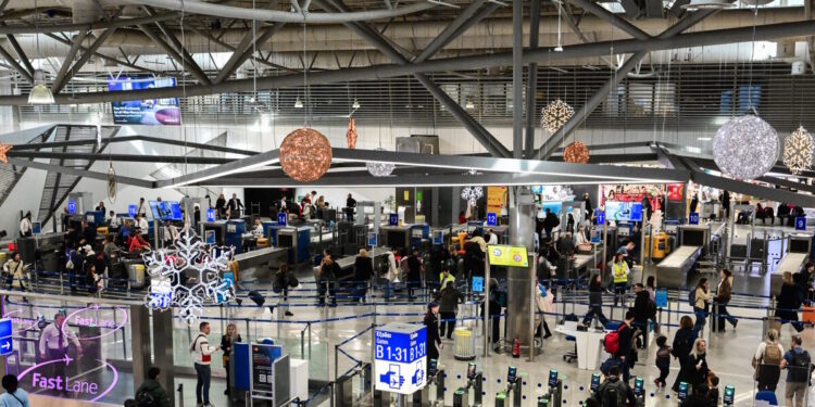 Στα «χαρτιά» η σύμβαση υπερσύγχρονου συστήματος επικοινωνιών που θα είχε αποτρέψει το χάος στα αεροδρόμια