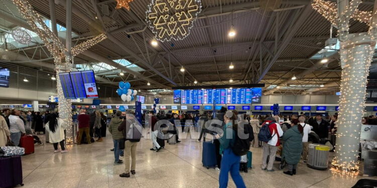 Αποκαταστάθηκε το πρόβλημα στον FIR Αθηνών που προκάλεσε το χάος στα αεροδρόμια – Συνεχίσουν οι καθυστερήσεις στις πτήσεις