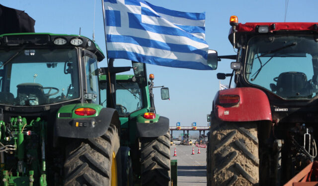 Σε αναμονή οι αγρότες έως ότου εξειδικευτούν τα μέτρα – Τα μηνύματα της κυβέρνησης