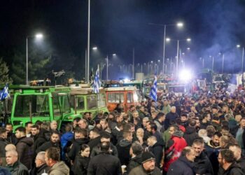 Μπλόκα αγροτών: Οι δρόμοι που παραμένουν αποκλεισμένοι μετά και τις συνομιλίες στο Μαξίμου – Πανελλαδική σύσκεψη την Τετάρτη