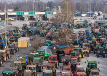 Αγρότες: Σε θέση «μάχης» πριν την εξειδίκευση των μέτρων – Ενισχύονται τα μπλόκα, ο χάρτης των κυκλοφοριακών ρυθμίσεων