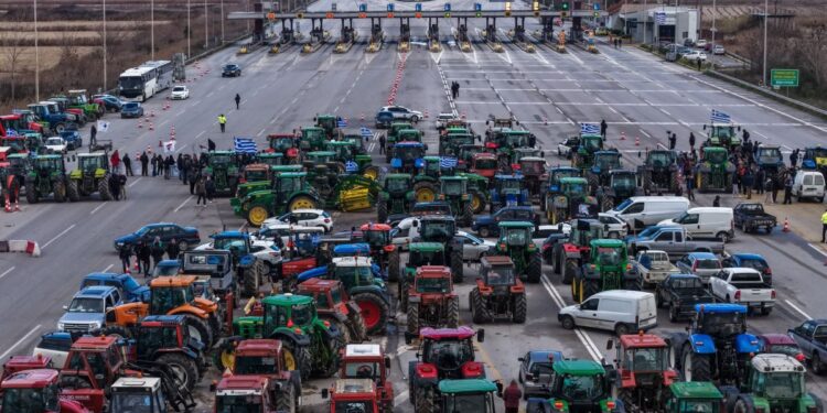 Αγρότες: Πρόταση για συλλαλητήριο με τρακτέρ στο κέντρο της Αθήνας την ώρα της συνάντησης με την κυβέρνηση