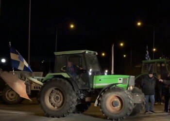 Μπλόκα αγροτών: Έκλεισε η Υψηλή Γέφυρα Χαλκίδας – Κλιμακώνονται οι κινητοποιήσεις