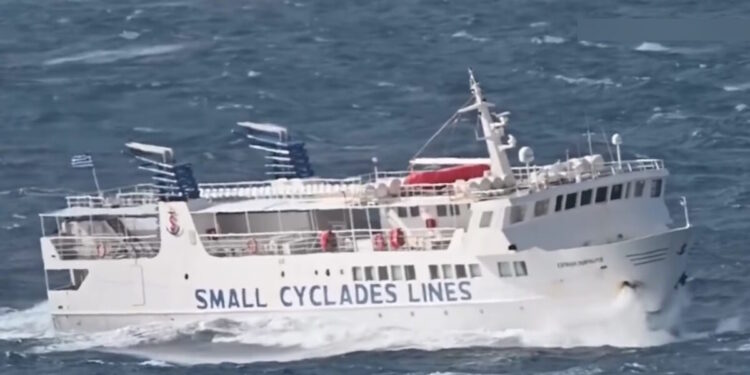 Το πλοίο Express Skopelitis «παλεύει» με τα κύματα και τους θυελλώδεις ανέμους στο Αιγαίο – Εντυπωσιακό βίντεο