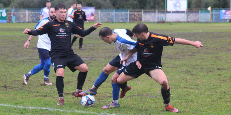 Κύπελλο ΕΠΣΑ: Εύκολα στην επόμενη φάση ο ΑΟ Ρηγανά 0-3 τον Αμφίλοχο (φωτορεπορτάζ)