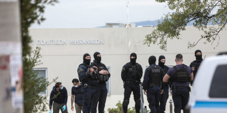 Ζωγράφου: Μεγάλη αστυνομική επιχείρηση στην Πανεπιστημιούπολη για διακίνηση ναρκωτικών – 4 συλλήψεις