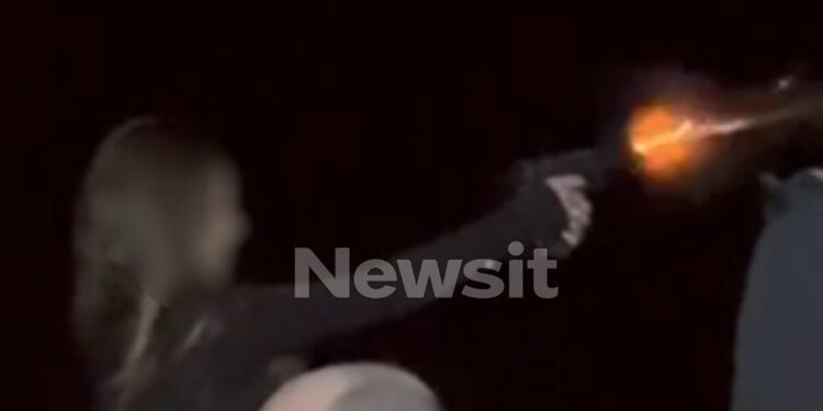 Εξοργιστικό βίντεο δείχνει γυναίκα αστυνομικό να πυροβολεί στον αέρα σε γλέντι – Ερευνούν το περιστατικό οι αρχές