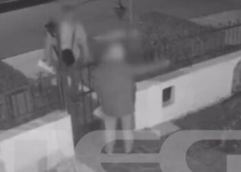Γλυφάδα: Μπήκαν διαρρήκτες στο σπίτι του και τους κυνήγησε – Δείτε βίντεο