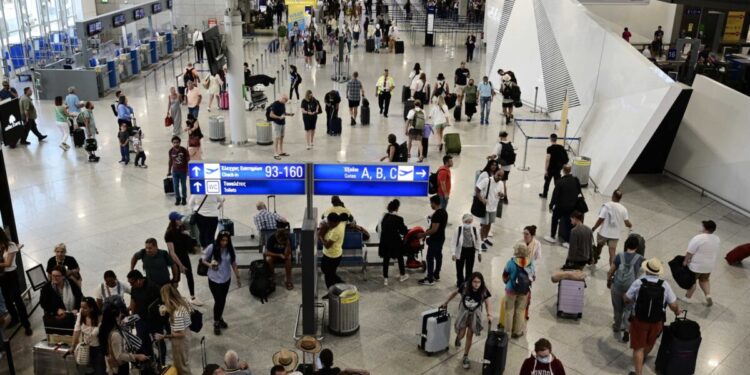 Black out σε όλα τα ελληνικά αεροδρόμια: Δεν πραγματοποιούνται πτήσεις λόγω προβλήματος στις ραδιοσυχνότητες