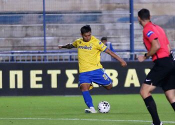 Παναιτωλικός: Αποχωρεί ο Τζέισον Τσούρα – Επιστρέφει στη Βολιβία