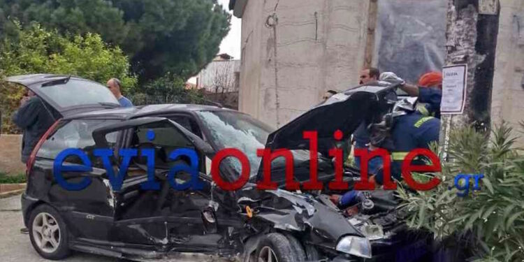 Εύβοια: Τροχαίο με σύγκρουση δύο αυτοκινήτων και εγκλωβισμό γυναίκας – Βίντεο και φωτογραφίες