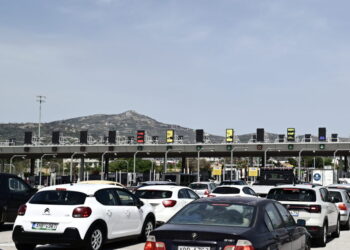 Στις 15 Ιανουαρίου δικάζονται οι πρώτες αγωγές για τα ομαδικά sms του Υπ. Μεταφορών το 3ημερο της 28ης