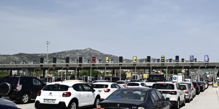 Στις 15 Ιανουαρίου δικάζονται οι πρώτες αγωγές για τα ομαδικά sms του Υπ. Μεταφορών το 3ημερο της 28ης