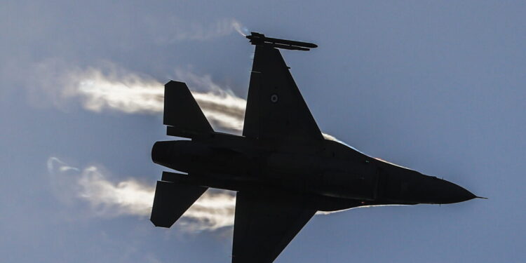 Η Πολεμική Αεροπορία προχωράει σε αναβάθμιση των F-16 Block 50 σε Viper – Ο χρόνος πιέζει και τα περιθώρια στενεύουν