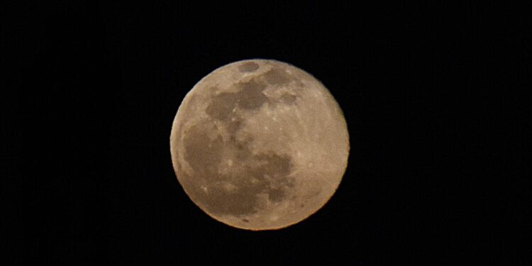 Πανσέληνος Φεβρουαρίου 2026: Πότε θα φωτίσει τον ουρανό το «Φεγγάρι του χιονιού»