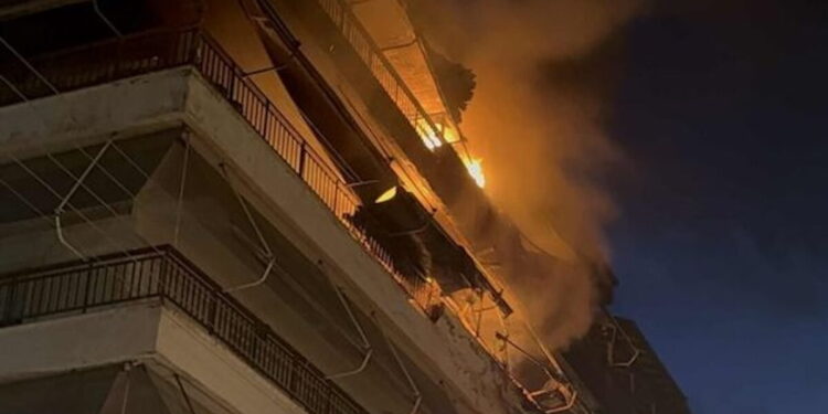 Φωτιά σε διαμερίσματα στην Αλεξάνδρεια Ημαθίας