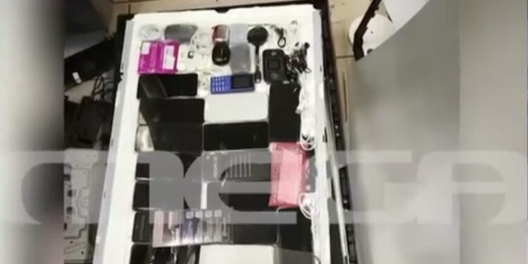 Φωκίδα: Προσπάθησαν να περάσουν στις φυλακές Μαλανδρίνου τηλεόραση γεμάτη κινητά τηλέφωνα και ηλεκτρικές συσκευές