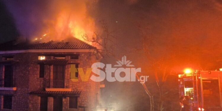 Φωτιά στην Αράχωβα προκάλεσε καταστροφές σε δυο σπίτια