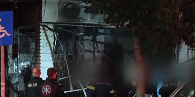 Νέα Σμύρνη: Φωτιά σε κέντρο αισθητικής – Καταστράφηκε ολοσχερώς, δείτε βίντεο