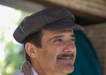 Ο Γεράσιμος Γεννατάς σε μπλόκο αγροτών: Βλέπουμε μόνο τρακτέρ, ούτε αυτοκίνητα πολυτελείας, ούτε Ferrari