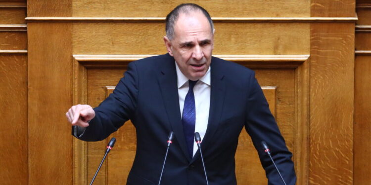 Γιώργος Γεραπετρίτης: Αναφαίρετο δικαίωμα τα 12 ναυτικά μίλια – Η Ελλάδα θα επιλέξει πότε θα το ασκήσει