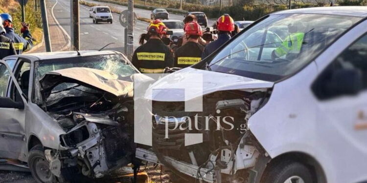 Σοβαρό τροχαίο στο Ηράκλειο: Αυτοκίνητο πέρασε με κόκκινο και παρέσυρε διερχόμενο αμάξι