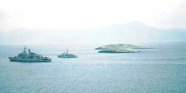 Ίμια: «Το πλήρωμα ήταν άυπνο πάνω από 30 ώρες», λέει η αδερφή του Καραθανάση για την νύχτα της τραγωδίας