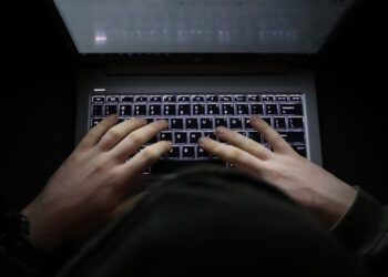 Βριλήσσια: 49χρονος συνελήφθη για παιδική πορνογραφία – Εντοπίστηκαν τουλάχιστον 176 αρχεία με ανήλικα