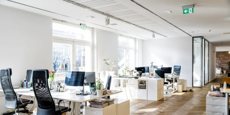 Αλλαγή χρήσης ακινήτων: Φορολογικά κίνητρα για μετατροπή γραφείων και καταστημάτων σε κατοικίες