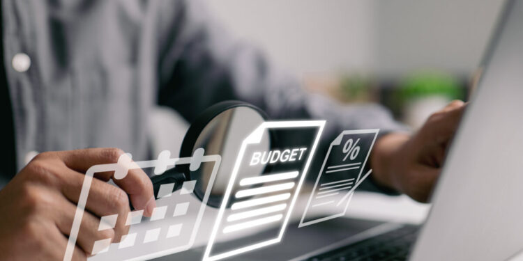 Αυξήσεις μισθών και συντάξεων, φοροελαφρύνσεις και ενισχύσεις – Όλα τα μέτρα εισοδηματικής στήριξης για το 2026